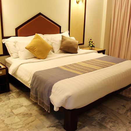 Seeharaj Hotel Uttaradit Dış mekan fotoğraf