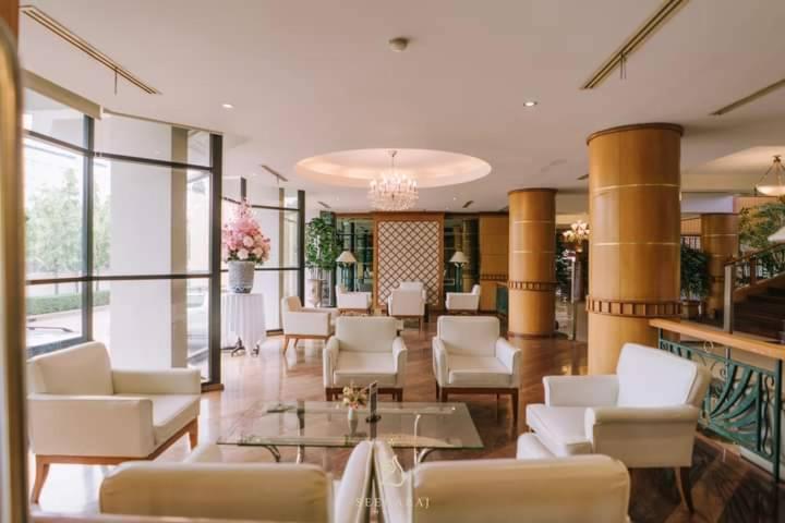 Seeharaj Hotel Uttaradit Dış mekan fotoğraf