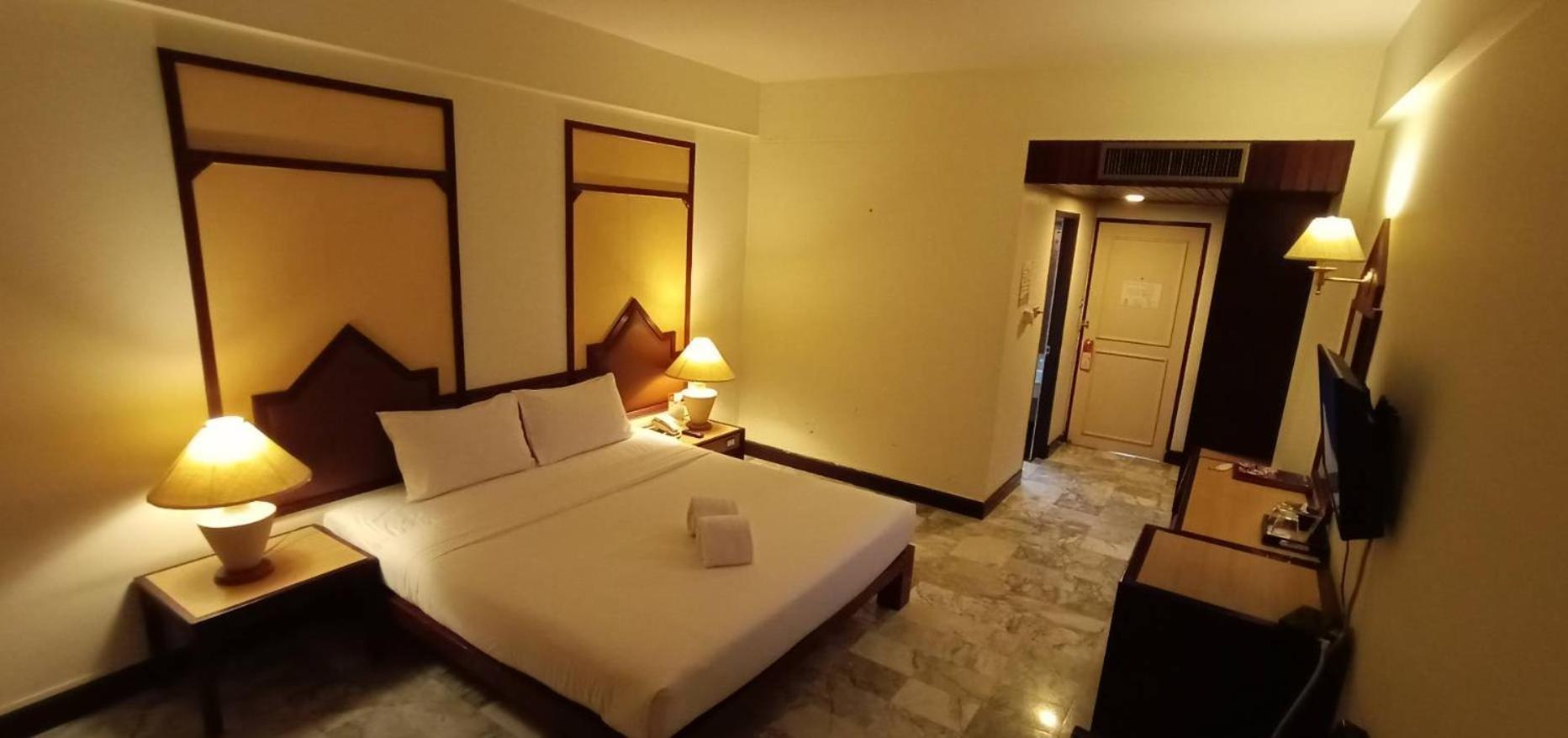 Seeharaj Hotel Uttaradit Dış mekan fotoğraf