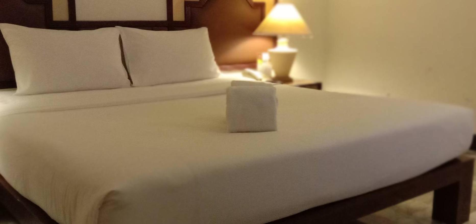 Seeharaj Hotel Uttaradit Dış mekan fotoğraf